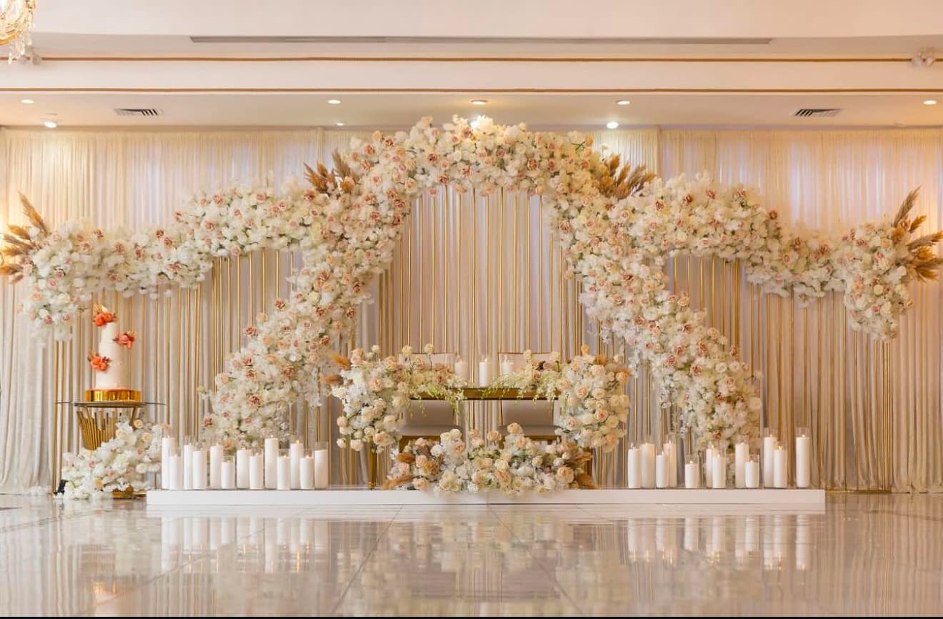 Classic wedding style with golden arch